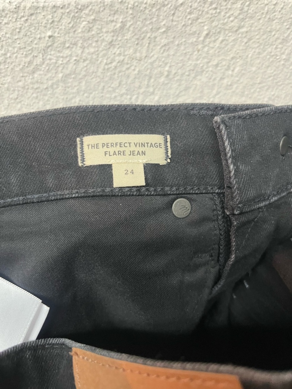 Madewell Black High-Rise Flared Jeans - Picture 5 of 6